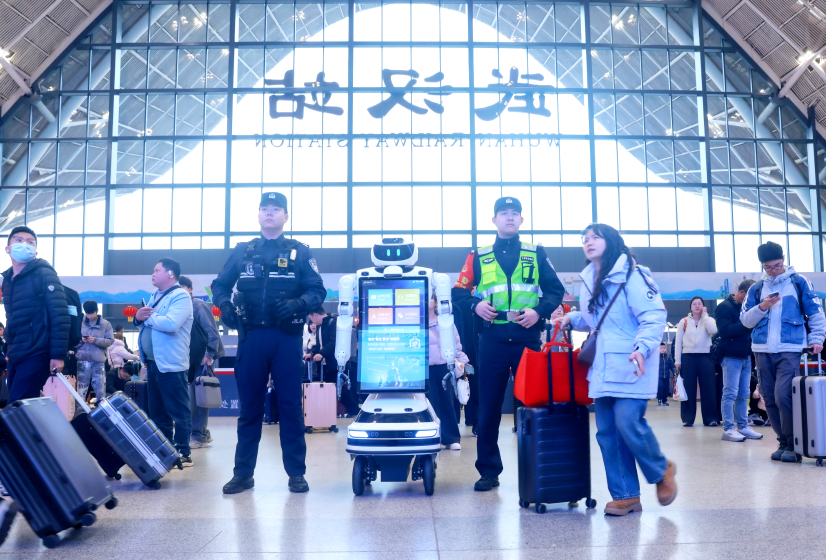 盛视科技旗下光谷盛创“警宝”助力武汉站平安守护春运归途