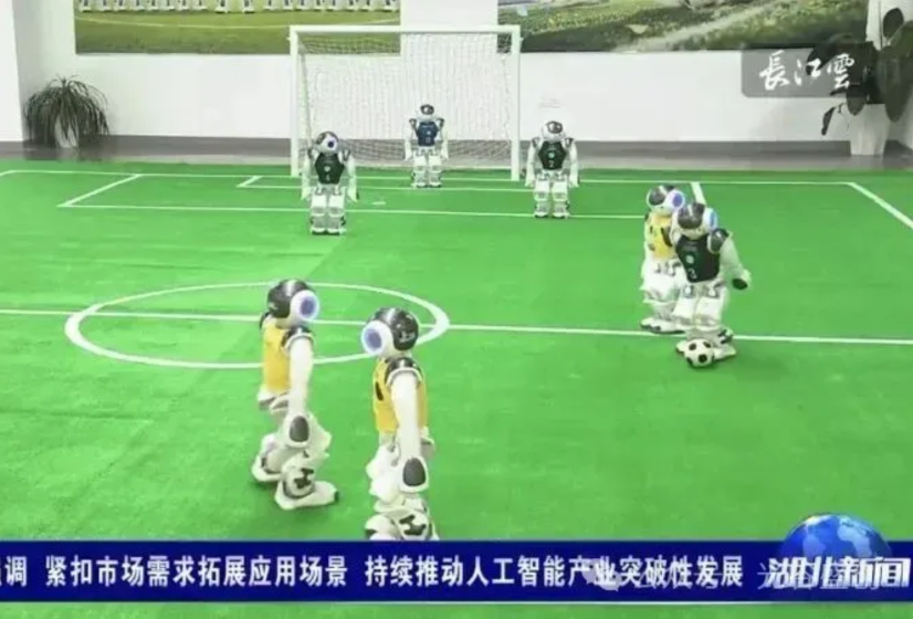 湖北日报讯：湖北省委常委、组织部部长何良军调研光谷盛创