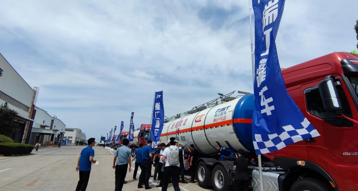 新视界 新未来 | 盛视科技与中集强冠、星火车联战略合作签约暨360车辆环视系统交付仪式在芜湖举行 8月23日,盛视科技与中集车辆强冠罐车业务集团、深圳市星火车联科技有限公司战略合作签约暨360车辆 新视界 新未来 | 盛视科技与中集强冠、星火车联战略合作签约暨360车辆环视系统交付仪式在芜湖举行 8月23日,盛视科技与中集车辆强冠罐车业务集团、深圳市星火车联科技有限公司战略合作签约暨360车辆